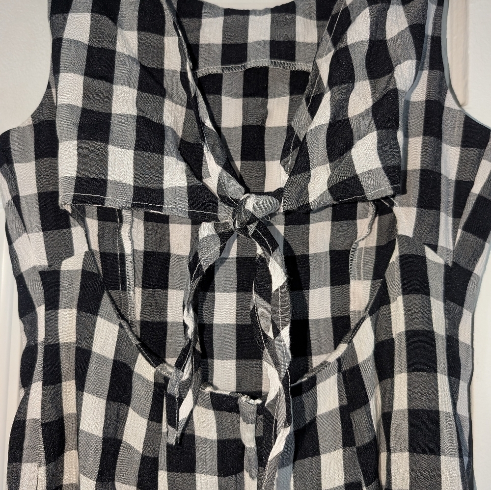 Black and White Checkered Sleeveless Dress - Picture 3 of 4